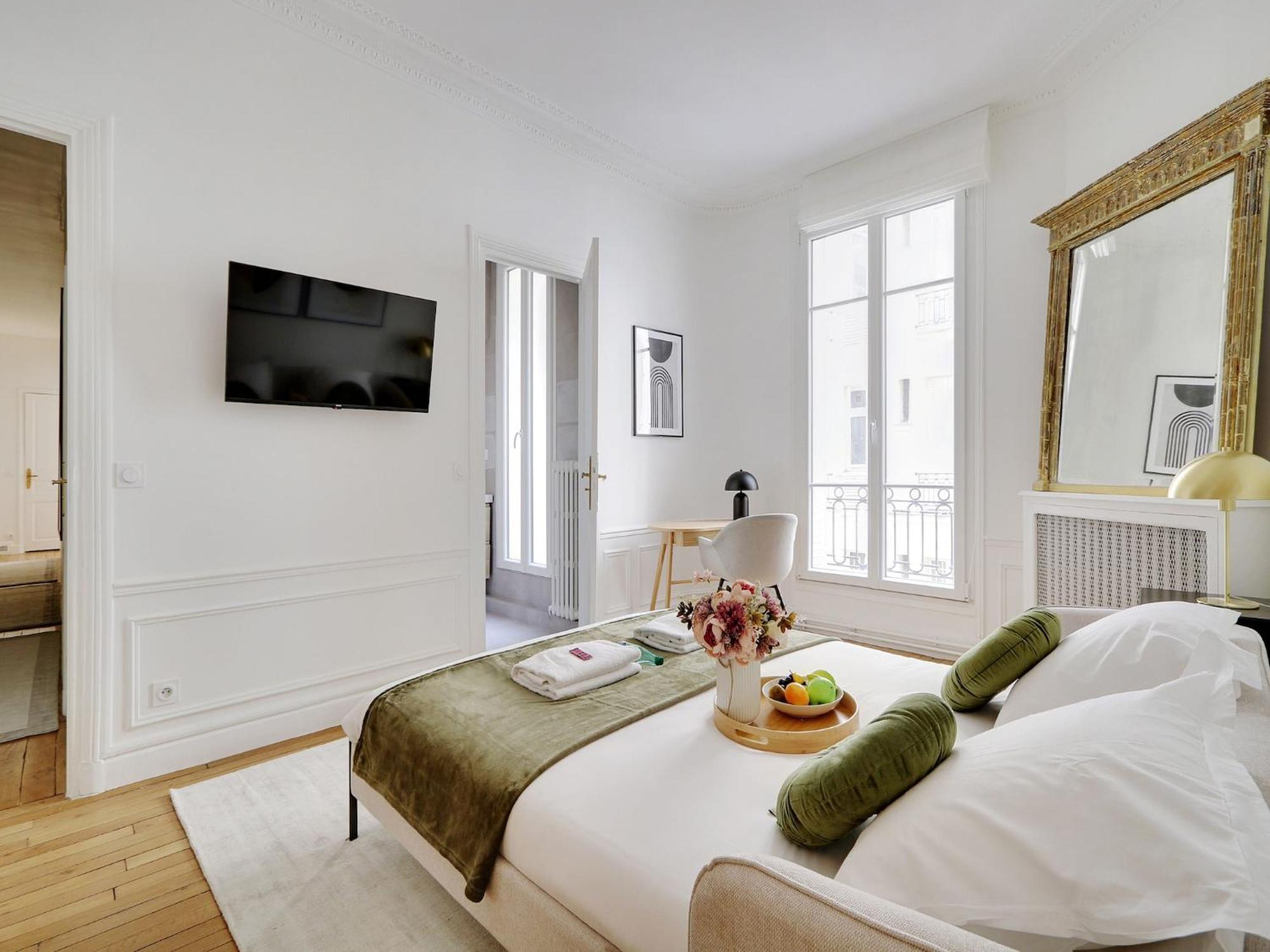 Chic & Spacious 2bdr 4p - Av Suffren Tour Eiffel *